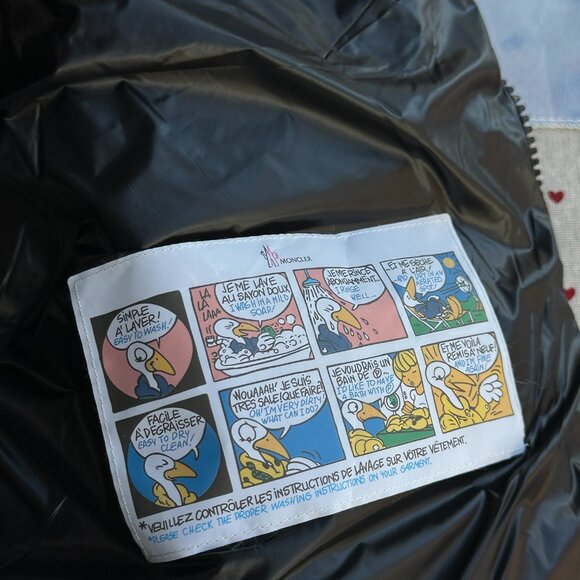 Moncler Down Vest Down - Picture 9 of 9